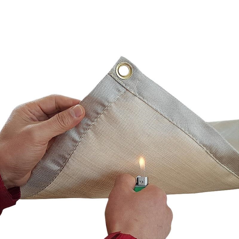 Tappetino ignifugo per campegg - Outdoor Camping Fireplace recensione e prezzo